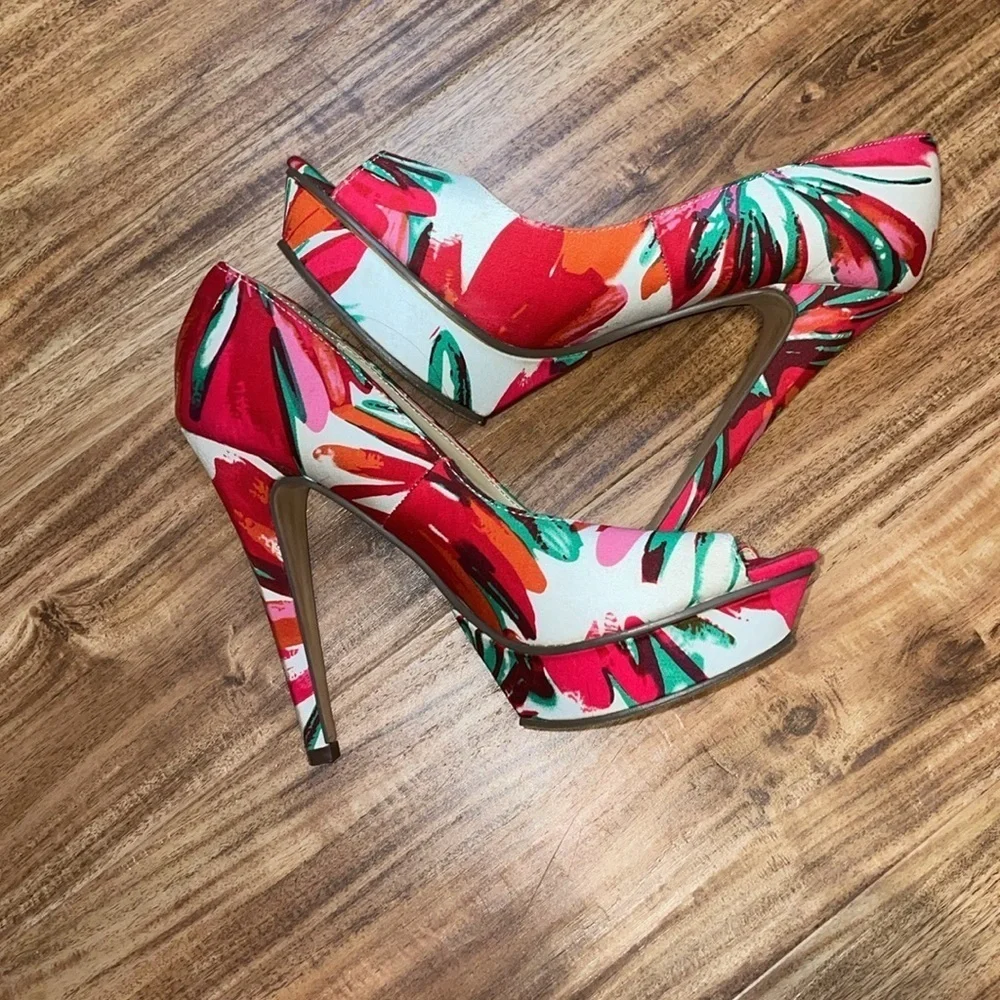 Just Fabulous Womens 9 heels Peep-Toe Stiletto Floral white pink red green 5.5”